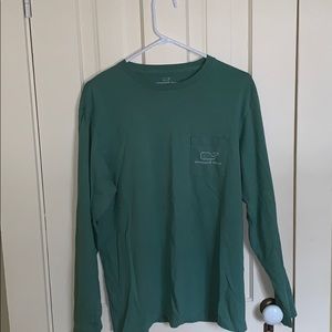 Green and white vineyard vines long sleeve